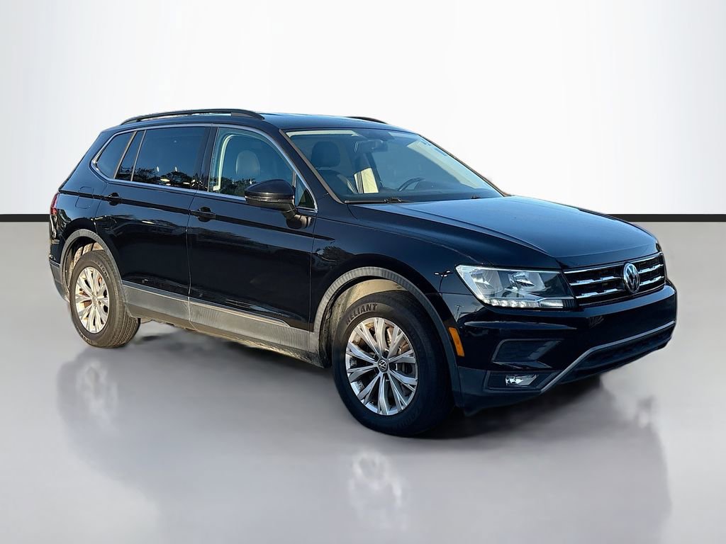 Used 2018 Volkswagen Tiguan SE w/ Front Fog Lights Package image 3