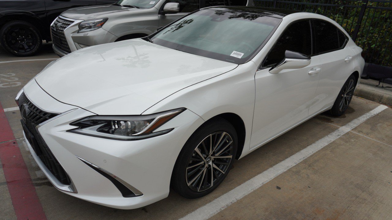 Certified 2024 Lexus ES 350 w/ Premium Package FWD image 4