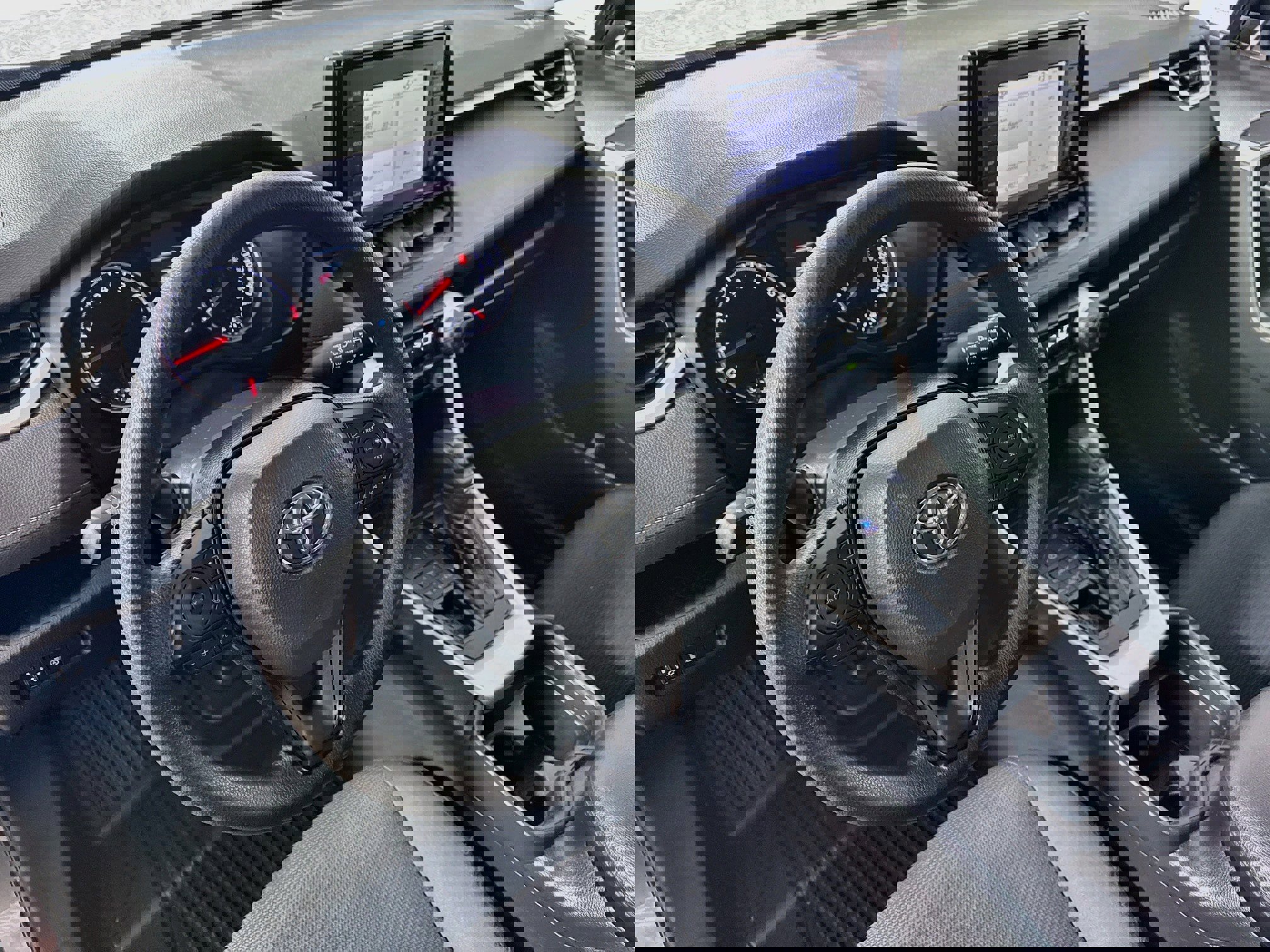 Used 2021 Toyota RAV4 LE w/ Carpet Mat Package (TMS) image 10