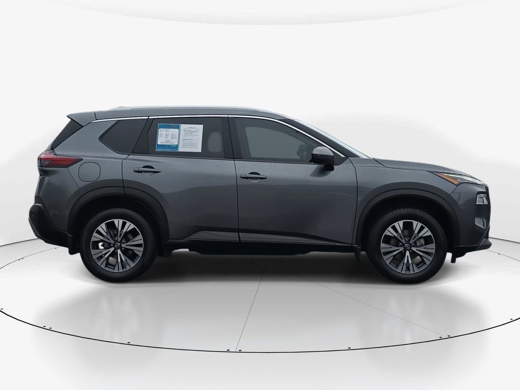 Used 2023 Nissan Rogue SV w/ SV Premium B Package image 4
