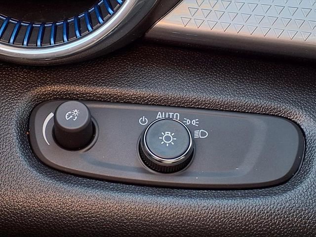 Used 2025 Chevrolet Trax LT w/ LT Convenience Package image 25