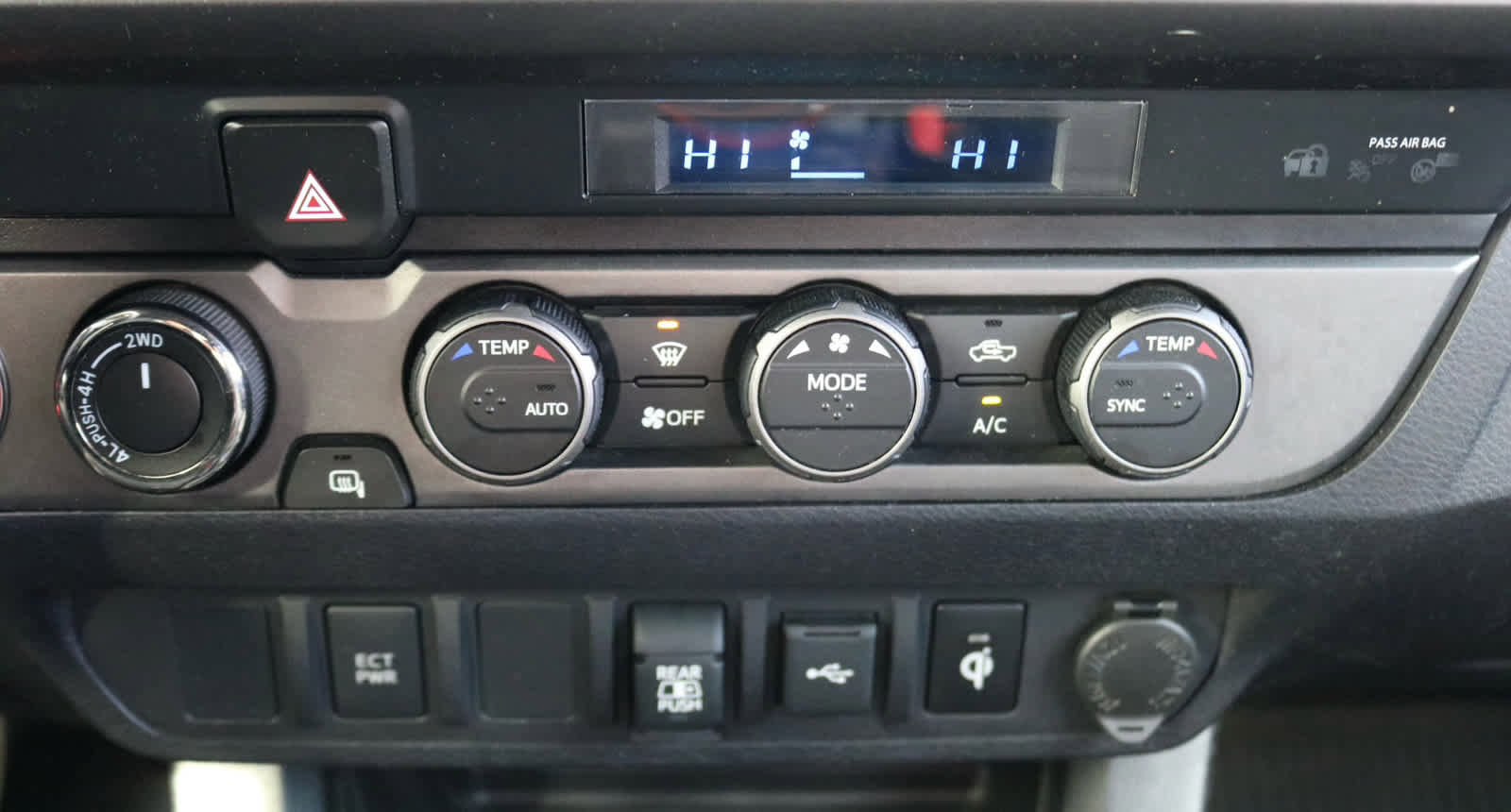 Used 2021 Toyota Tacoma TRD Off-Road image 16