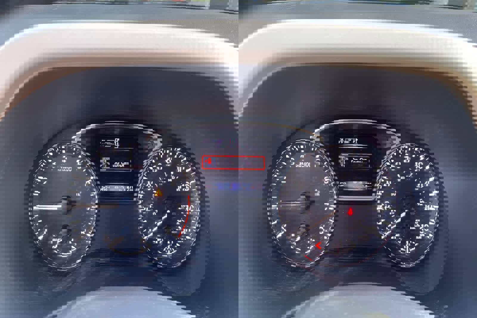 Used 2017 Nissan Pathfinder Platinum image 15