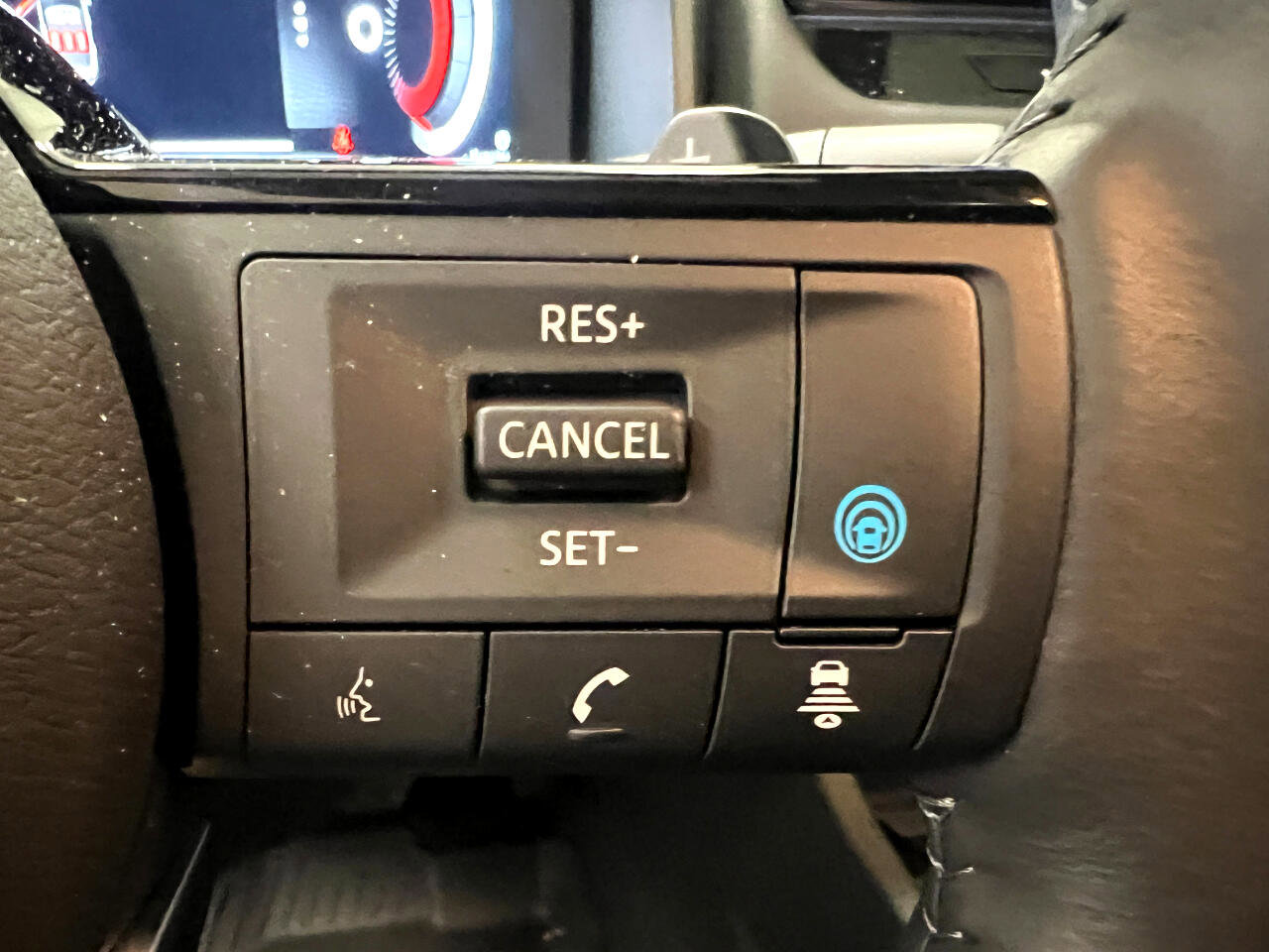 Used 2024 Nissan Rogue SL w/ SL Premium Package image 29
