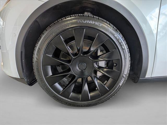 Used 2021 Tesla Model Y Long Range AWD/4WD image 24
