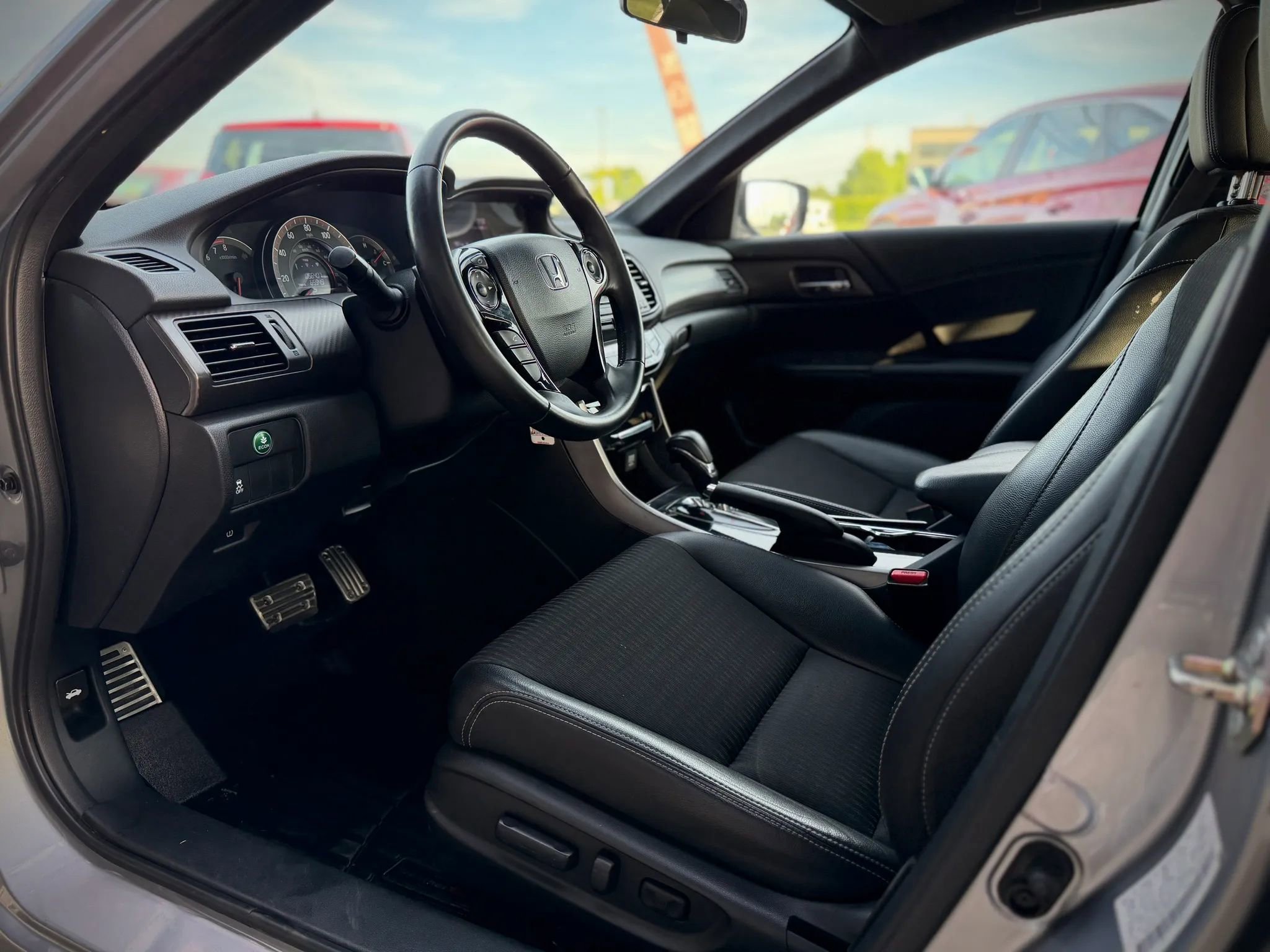 Used 2017 Honda Accord Sport image 7
