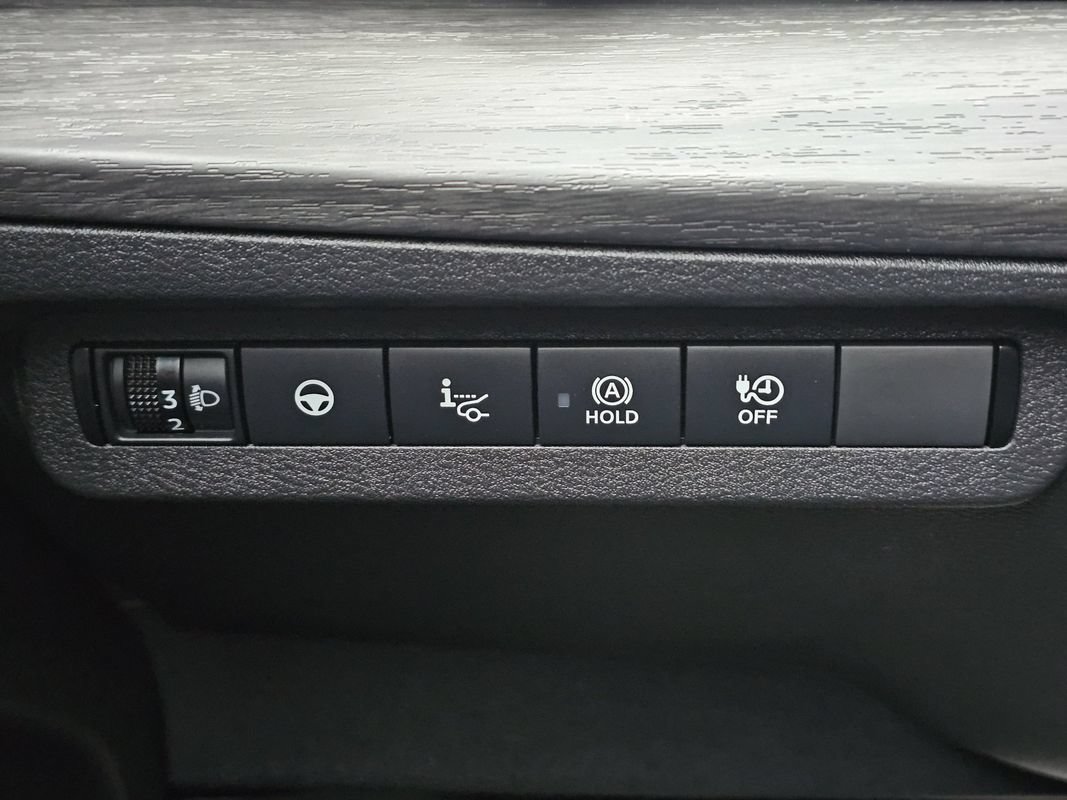Used 2023 Nissan Ariya FWD image 26