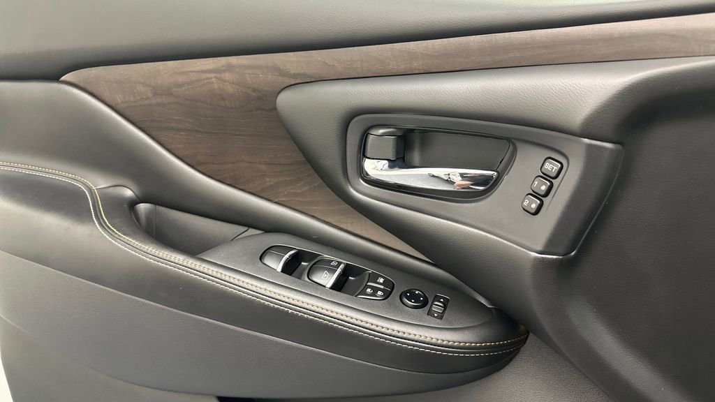 Certified 2021 Nissan Murano Platinum w/ Cargo Package image 18