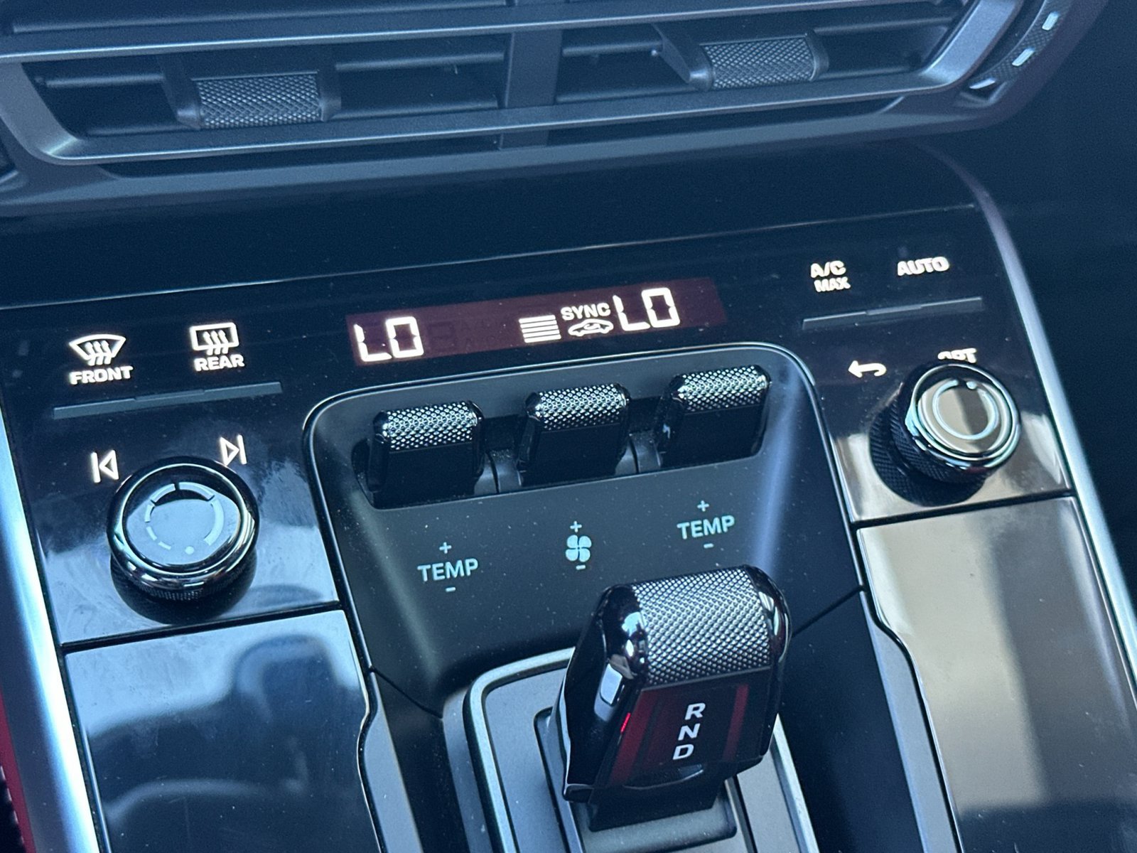 Certified 2022 Porsche 911 Turbo S AWD/4WD image 18