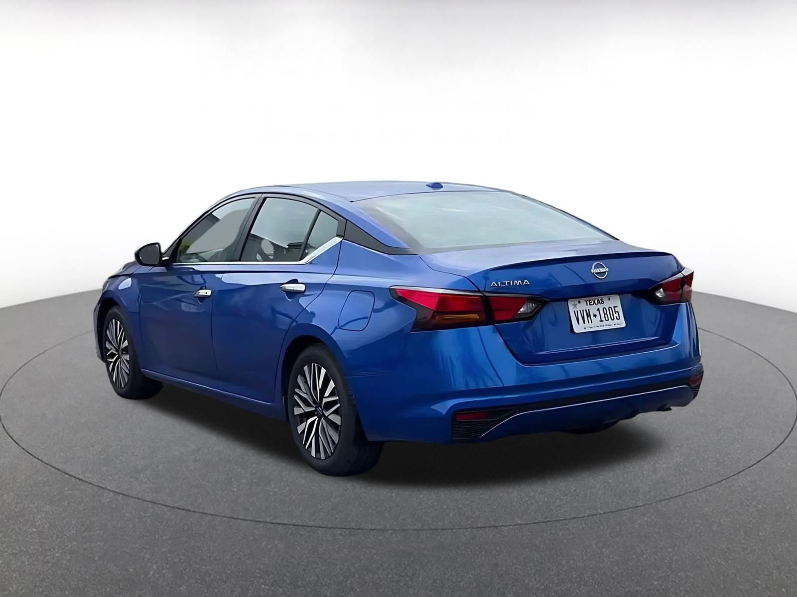 Used 2025 Nissan Altima 2.5 SV image 11