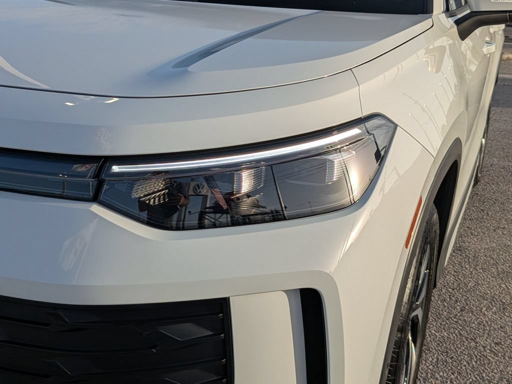 New 2026 Volkswagen Tiguan S FWD image 7
