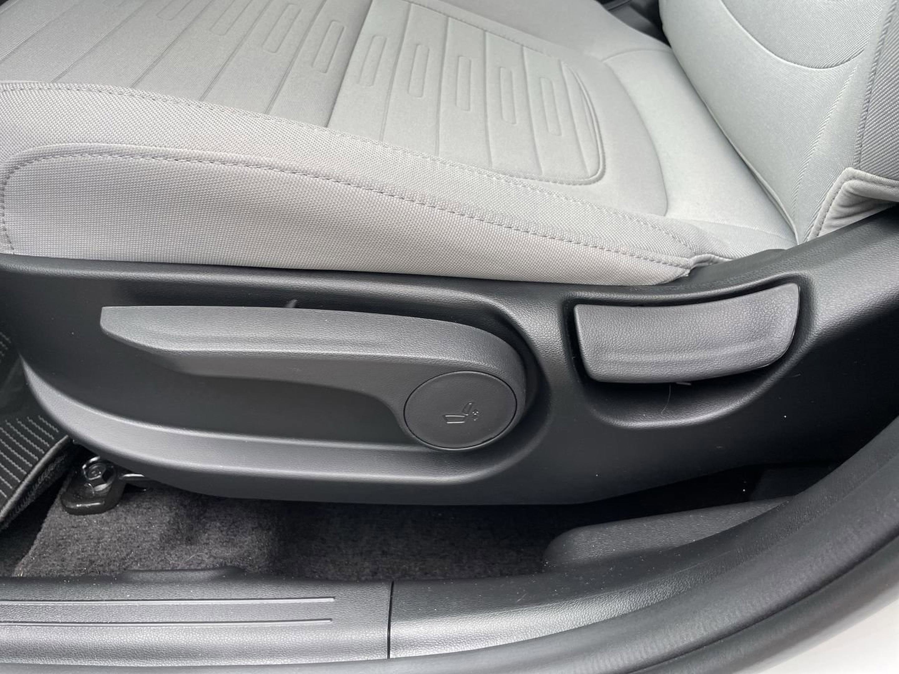 New 2026 Hyundai Santa Cruz SE image 14