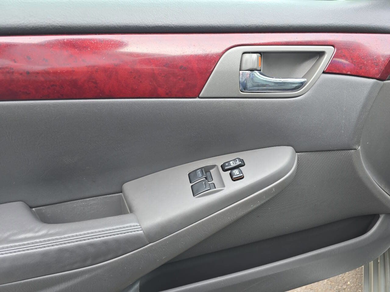 Used 2004 Toyota Solara SLE image 4