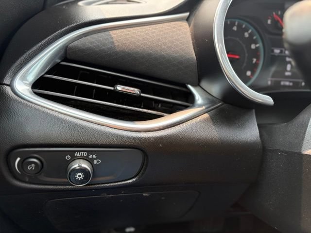 Used 2020 Chevrolet Malibu LT FWD image 22