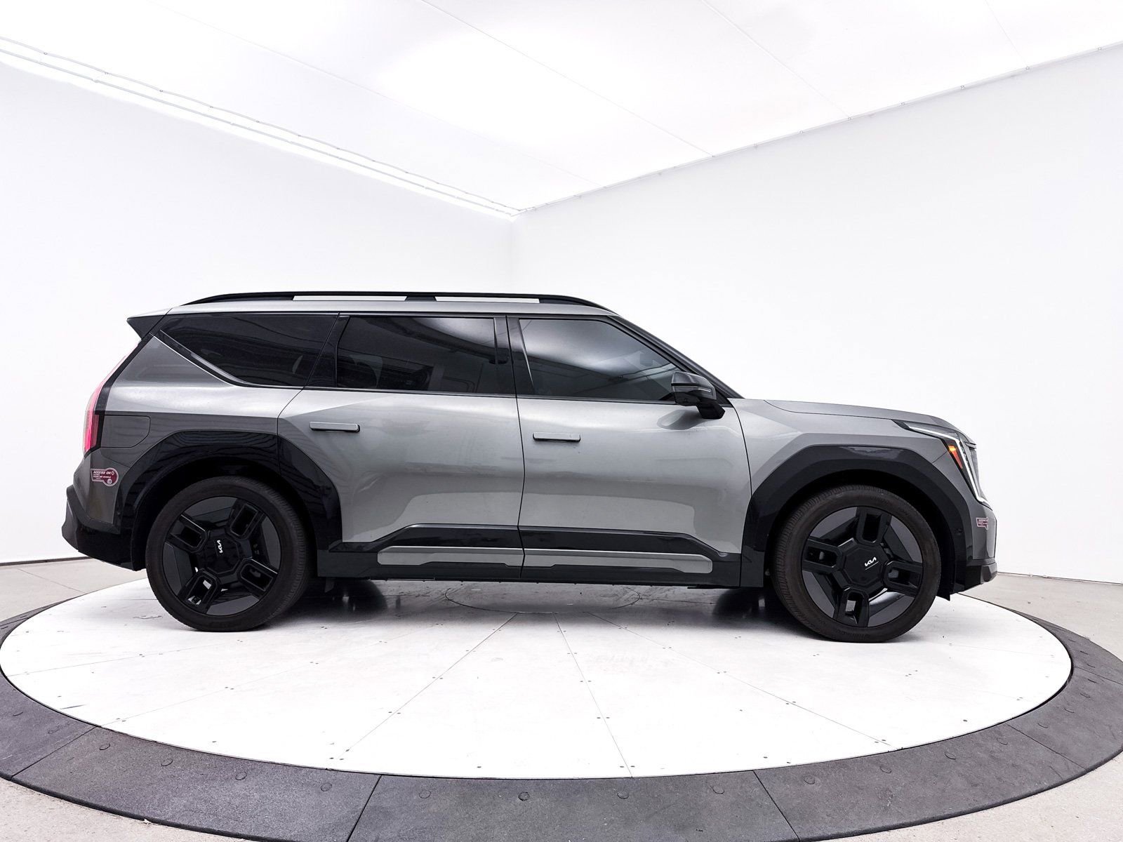 Used 2024 Kia EV9 GT-Line image 41