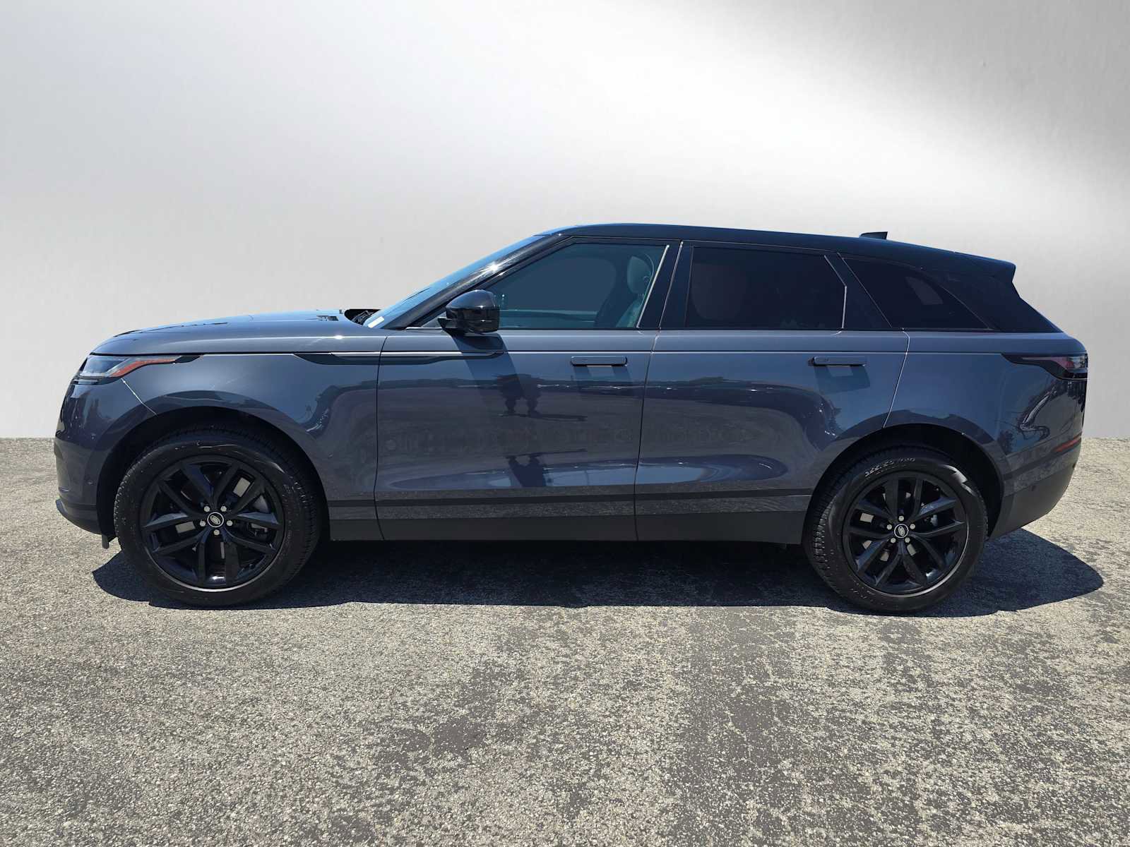 Used 2026 Land Rover Range Rover Velar S AWD/4WD image 2