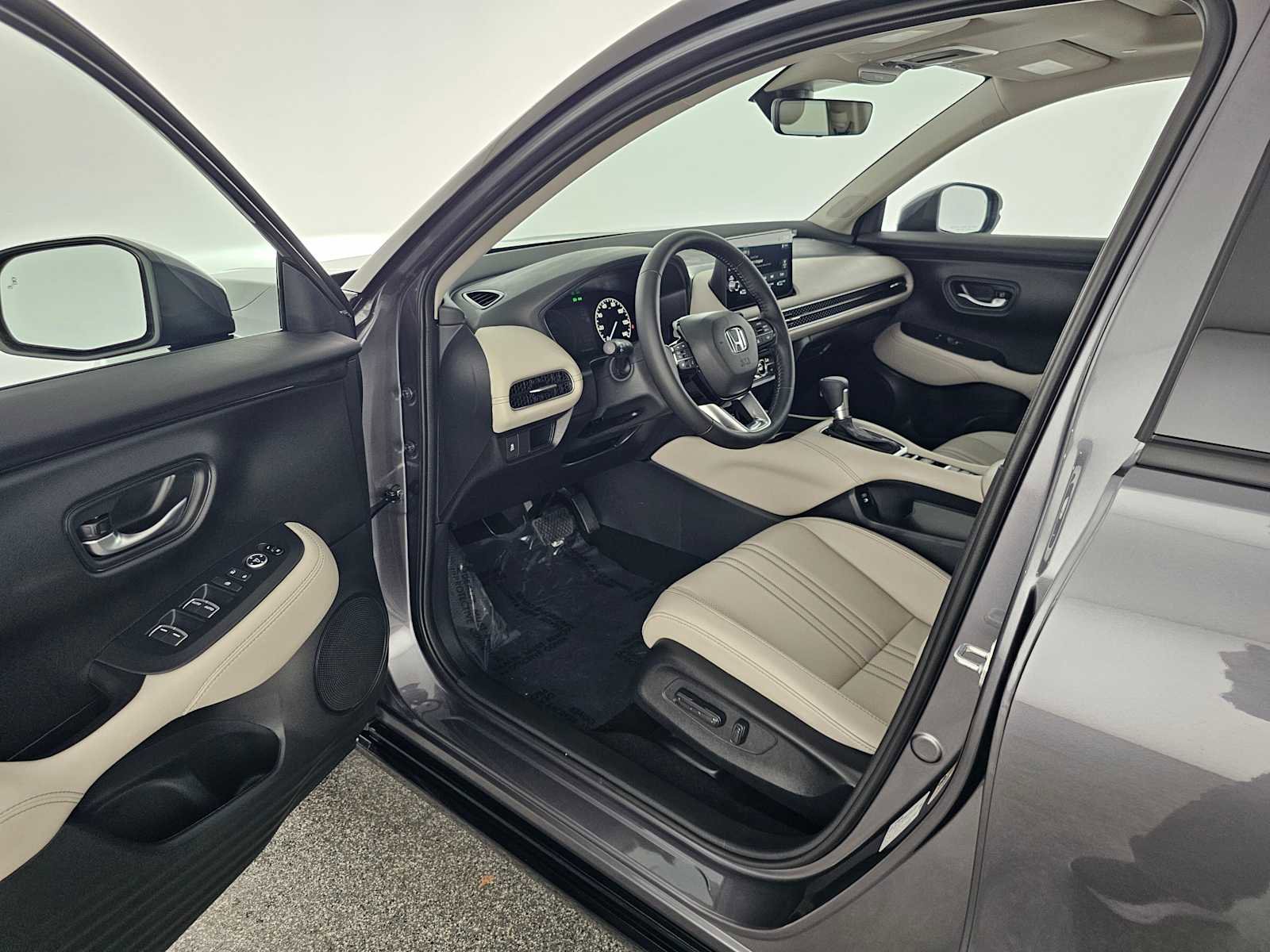 Used 2027 Honda HR-V EX-L image 19
