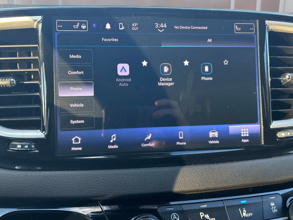 Used 2024 Chrysler Pacifica Touring-L image 30