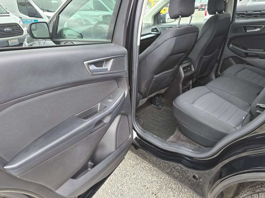 Used 2018 Ford Edge SE AWD/4WD image 11