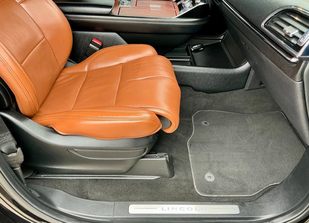 Used 2020 Lincoln Navigator Reserve w/ Equipment Group 208A Reserve AWD/4WD image 22