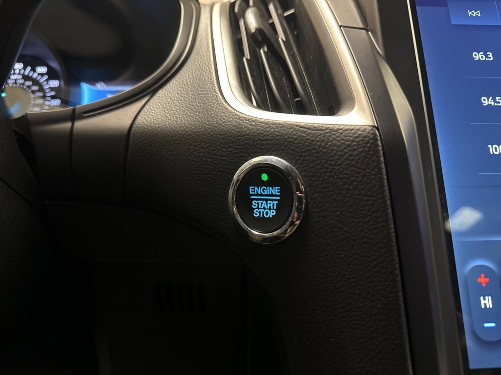 Certified 2022 Ford Edge SEL image 13