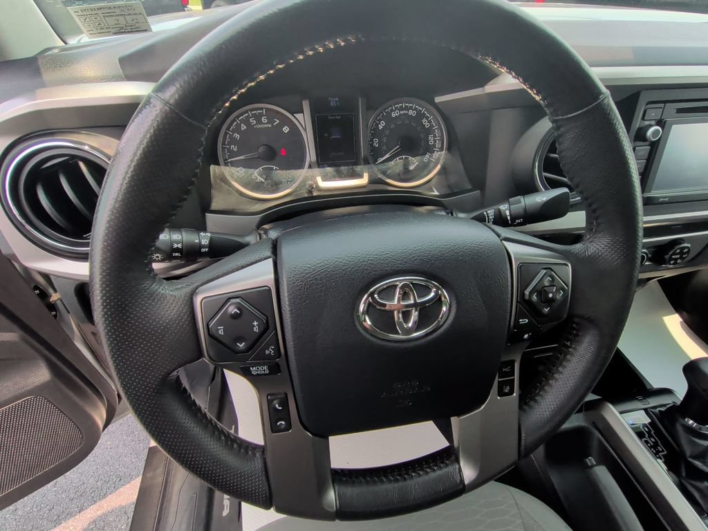 Used 2019 Toyota Tacoma SR5 AWD/4WD image 15