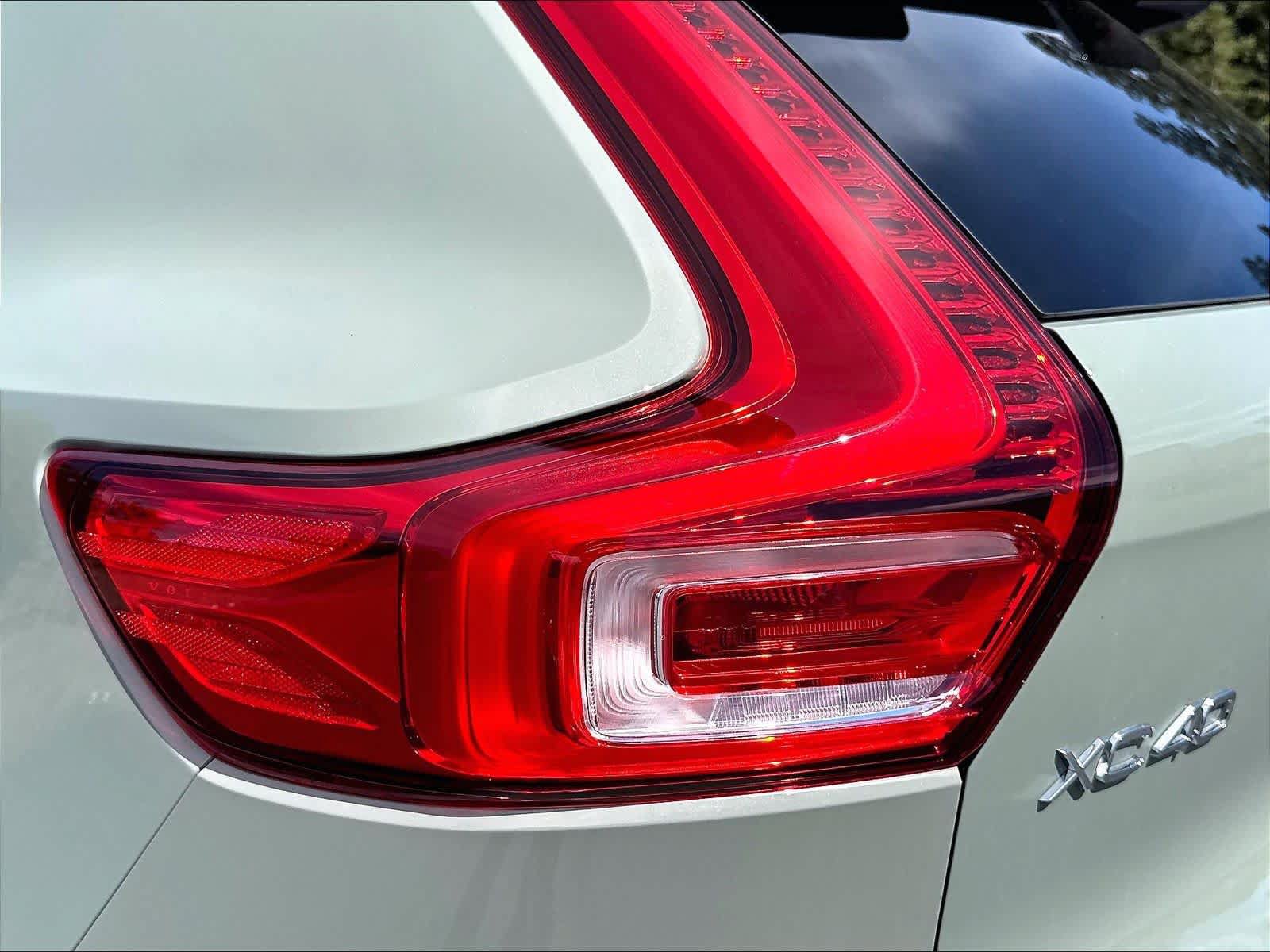 Used 2023 Volvo XC40 Recharge Plus w/ Protection Package Premier AWD/4WD image 32