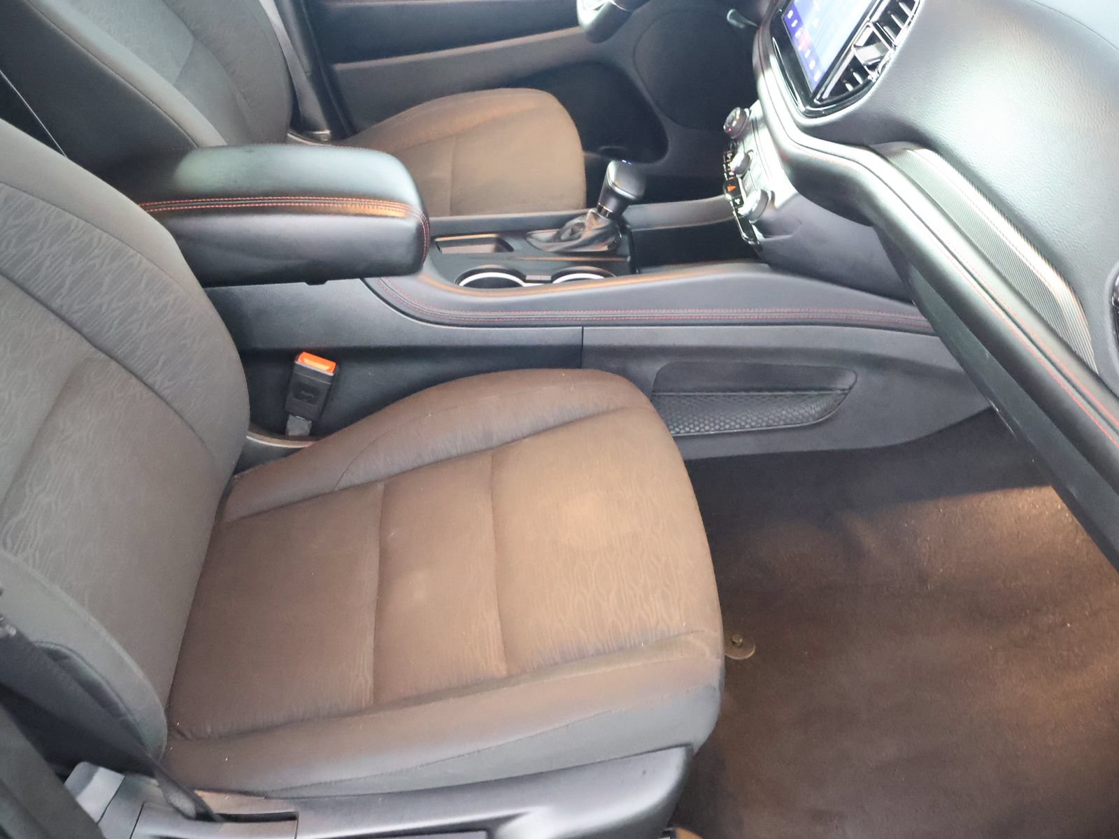 Used 2025 Dodge Durango GT RWD image 50