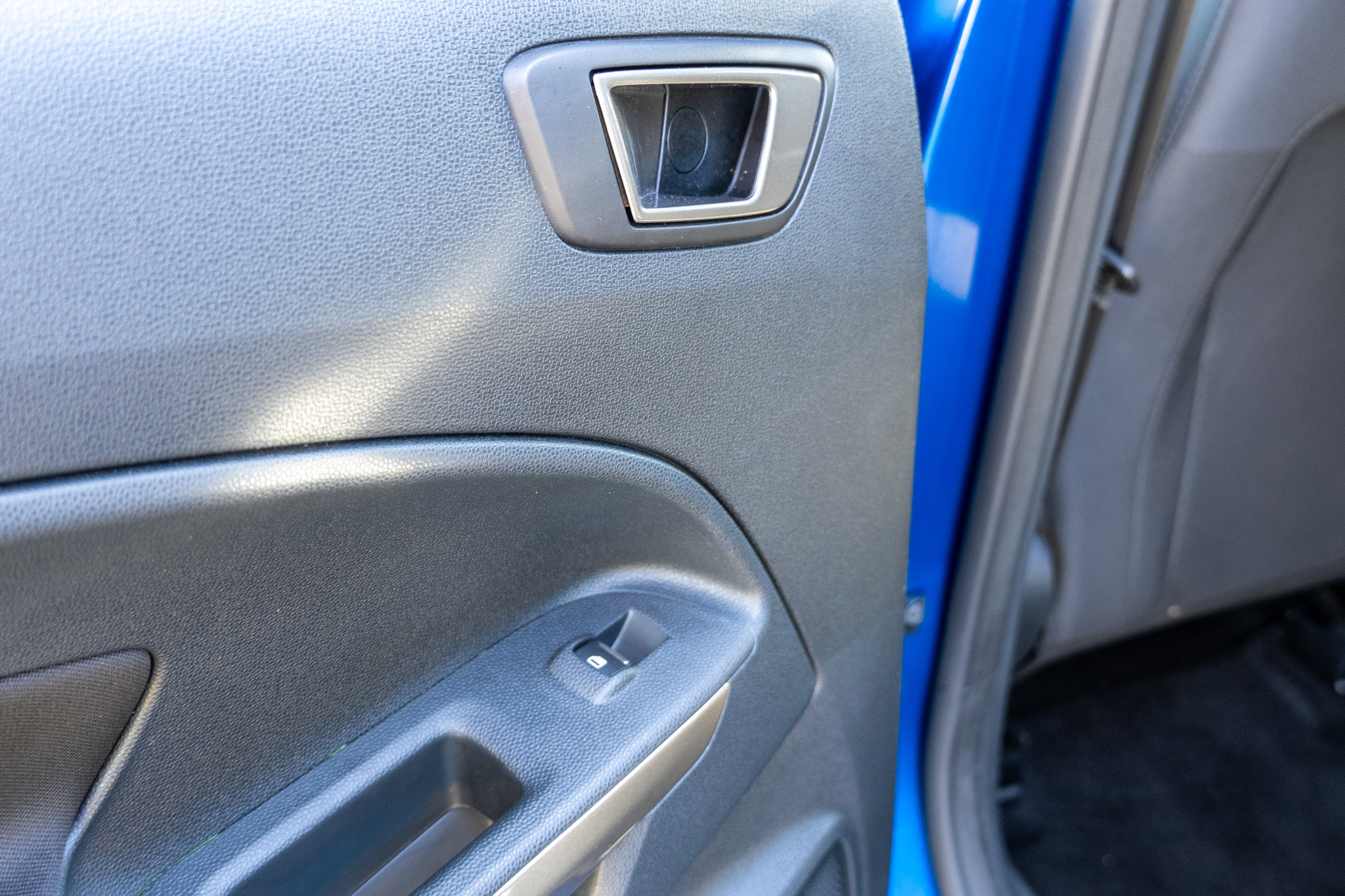 Used 2020 Ford EcoSport SE w/ SE Convenience Package image 13