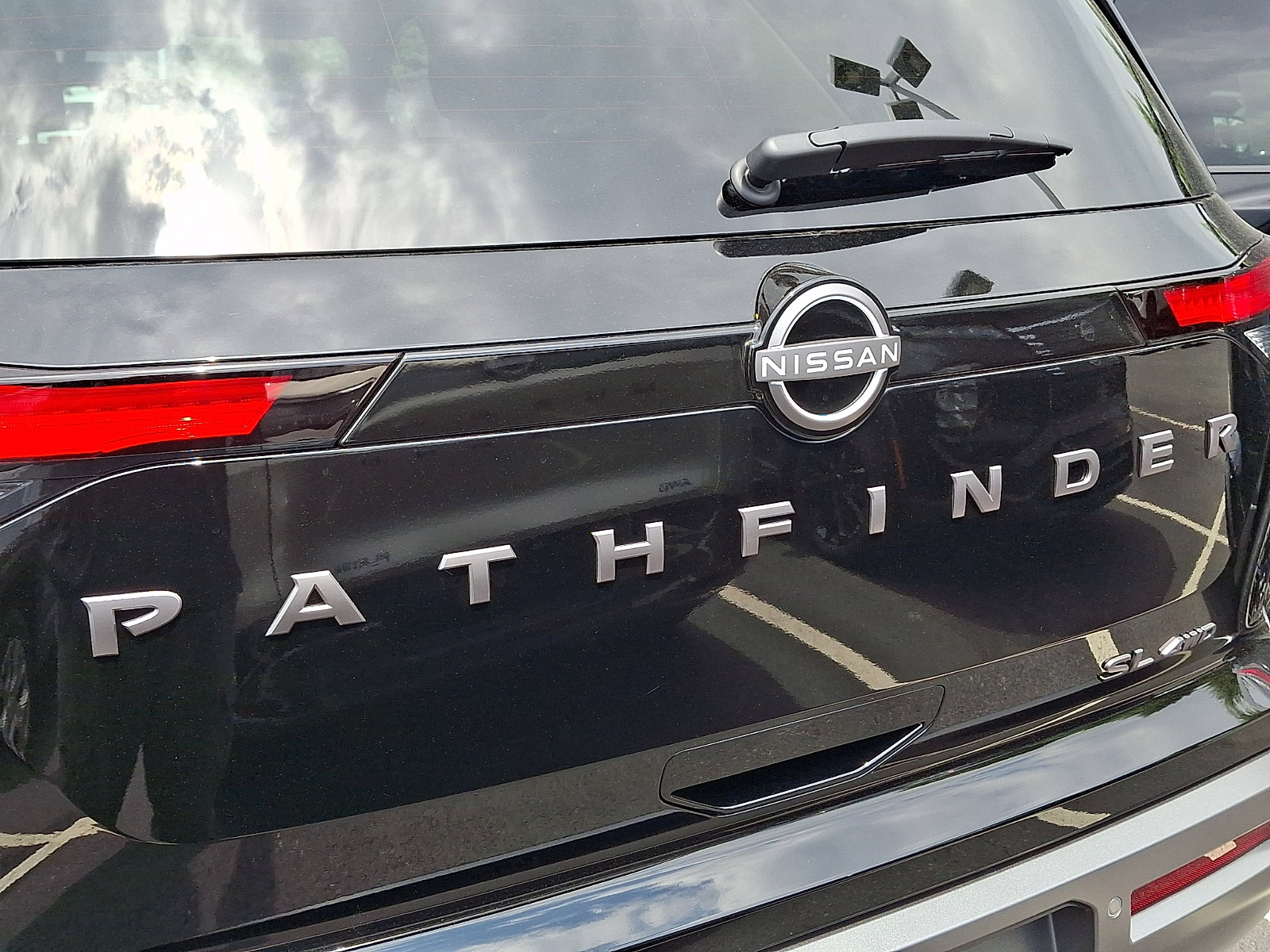 New 2026 Nissan Pathfinder SL AWD/4WD image 4