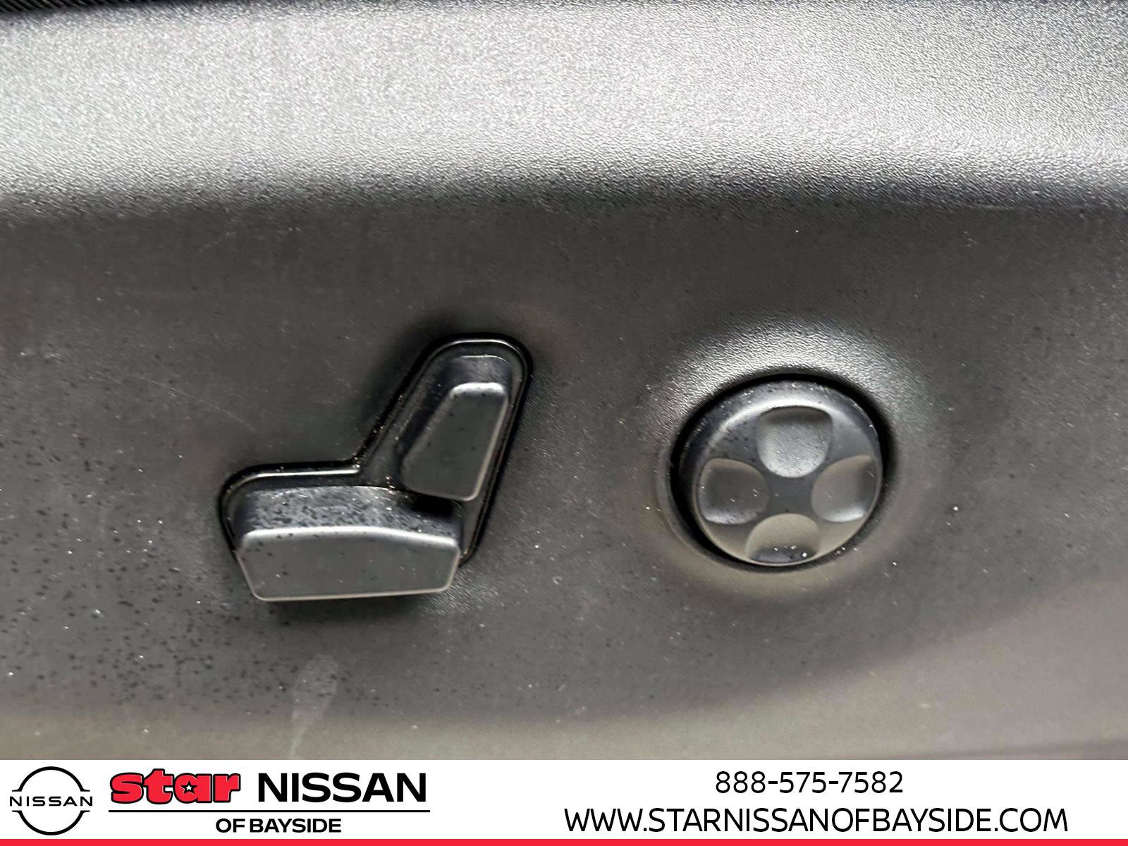 Used 2018 Chrysler Pacifica Touring-L image 17