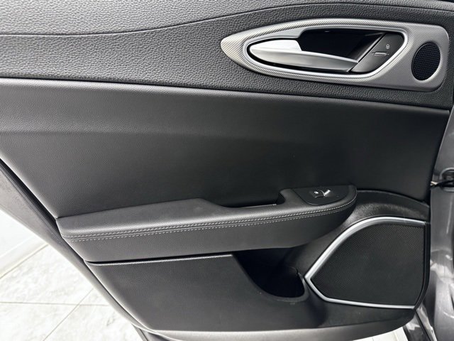 Used 2023 Alfa Romeo Giulia Veloce image 31