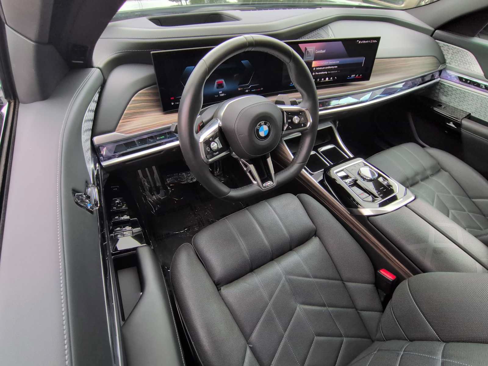 Used 2023 BMW 760i xDrive AWD/4WD image 10