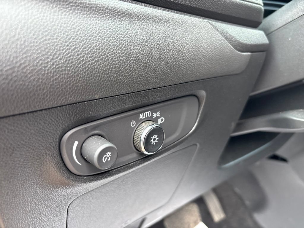 Used 2024 Buick Encore GX Preferred w/ Comfort Package FWD image 21