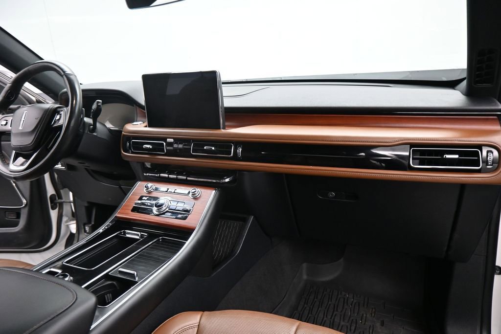 Used 2022 Lincoln Aviator Reserve w/ Equipment Group 201A RWD image 13