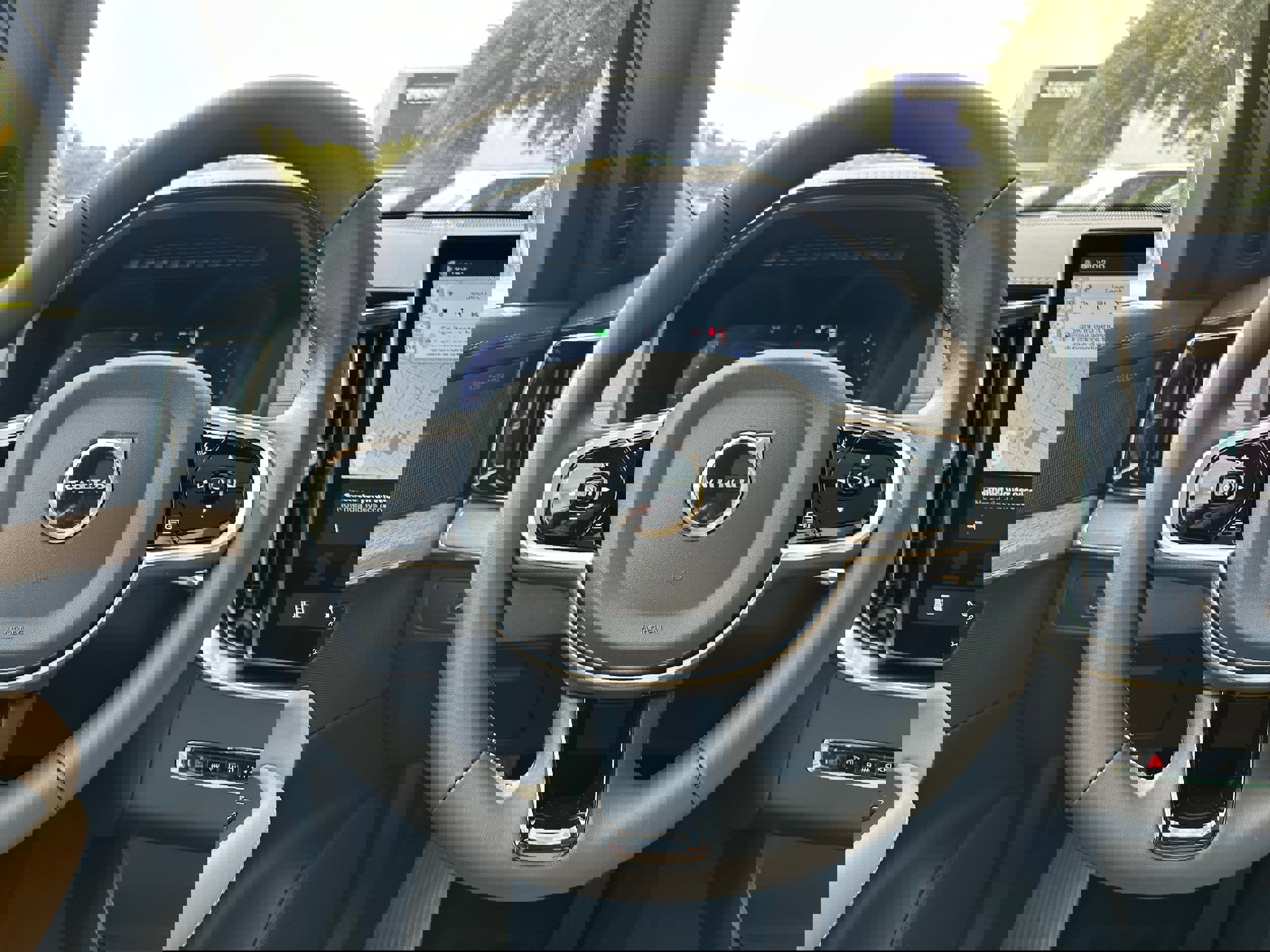 New 2026 Volvo XC90 B6 Plus w/ Protection Package Premier image 15