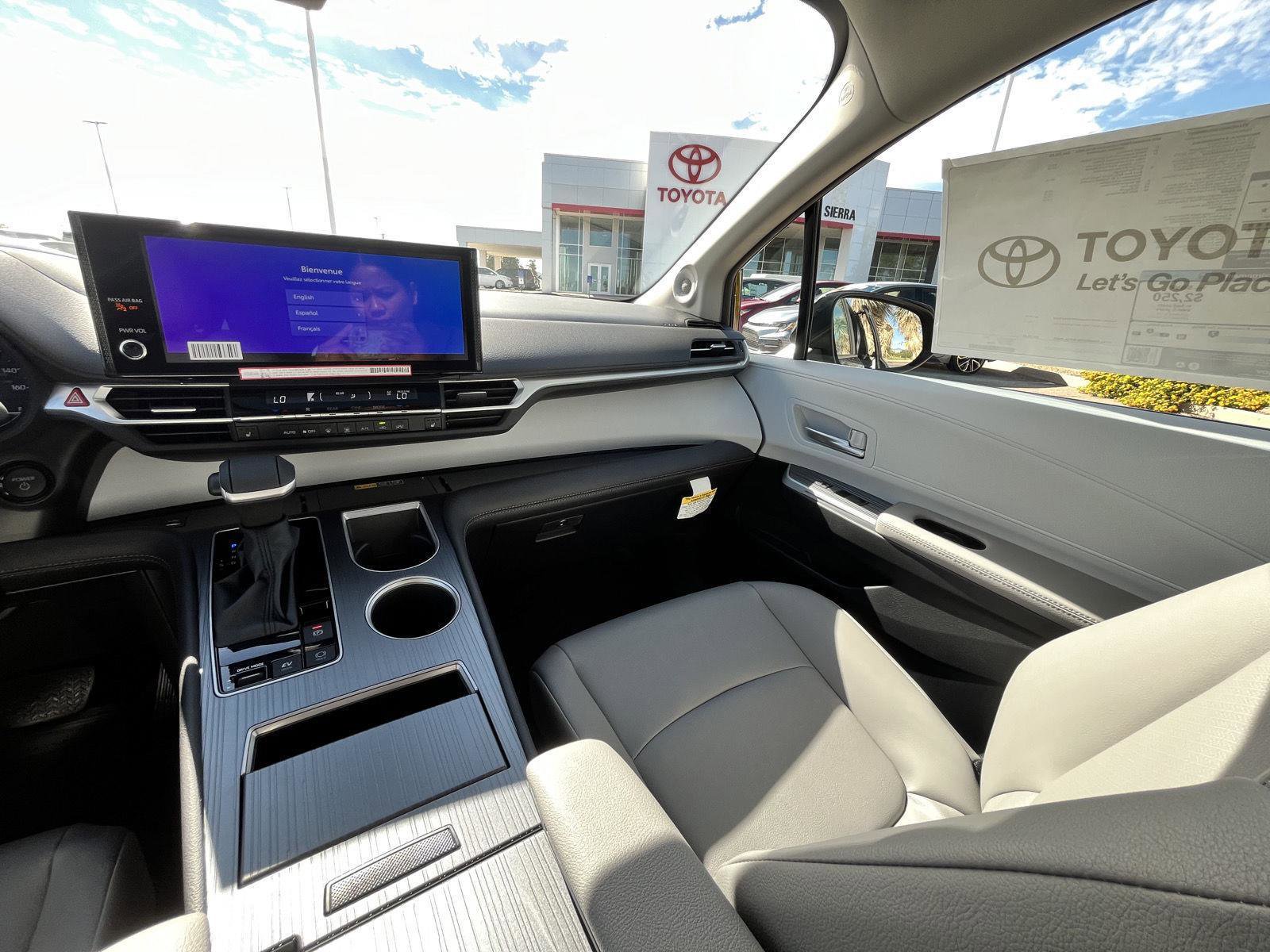 New 2025 Toyota Sienna XLE image 24