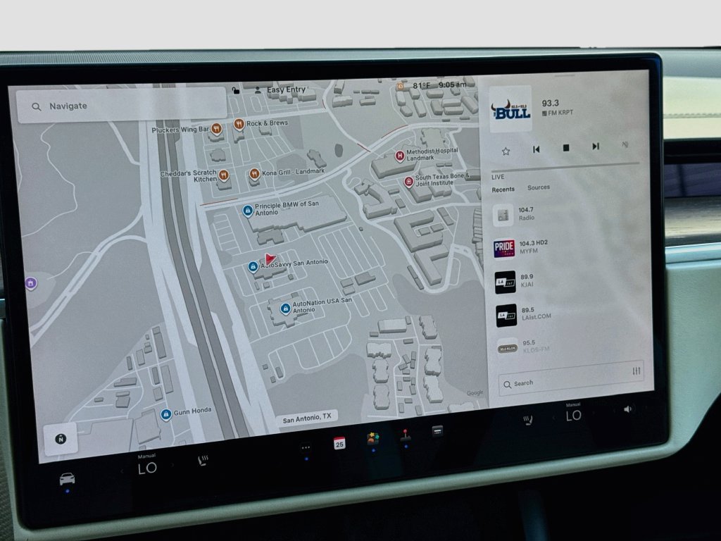 Used 2023 Tesla Model X AWD/4WD image 14