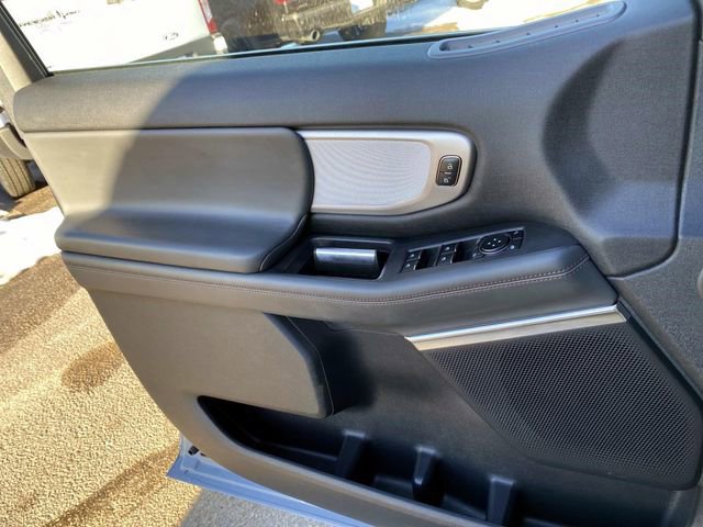 Used 2025 Ford Expedition Active image 22