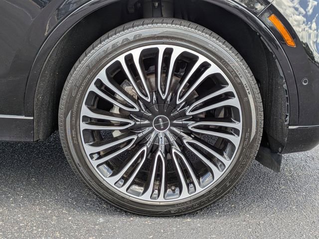 Used 2023 Lincoln Aviator Black Label w/ Dynamic Handling Package image 12