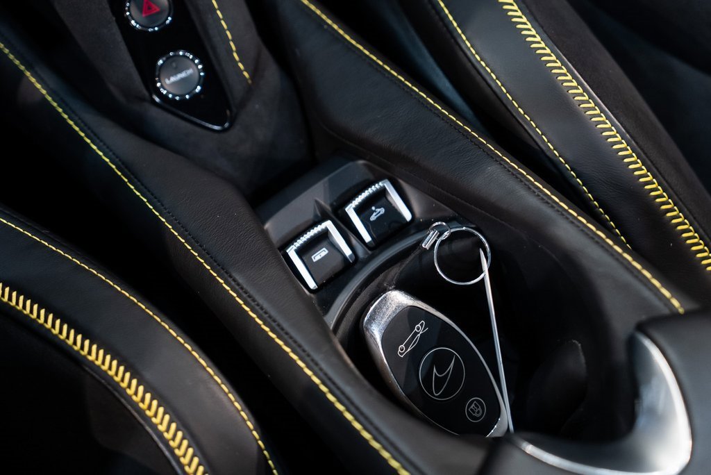 Used 2022 McLaren 720S Spider image 25