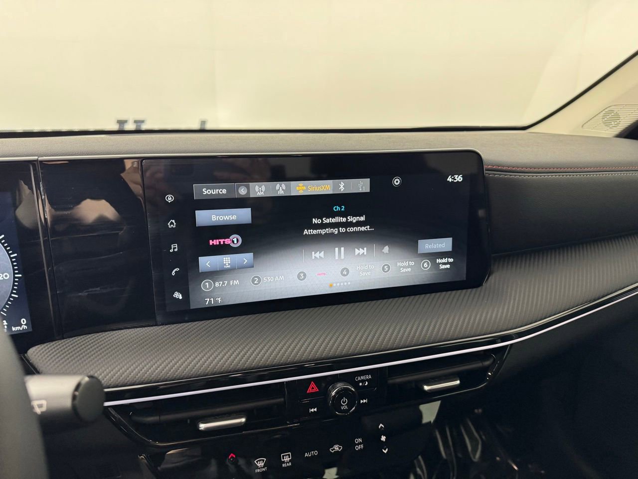 Used 2025 Nissan Kicks SR FWD image 21