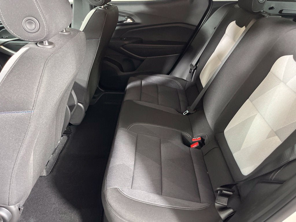 New 2026 Chevrolet Trax LS w/ LS Convenience Package FWD image 18