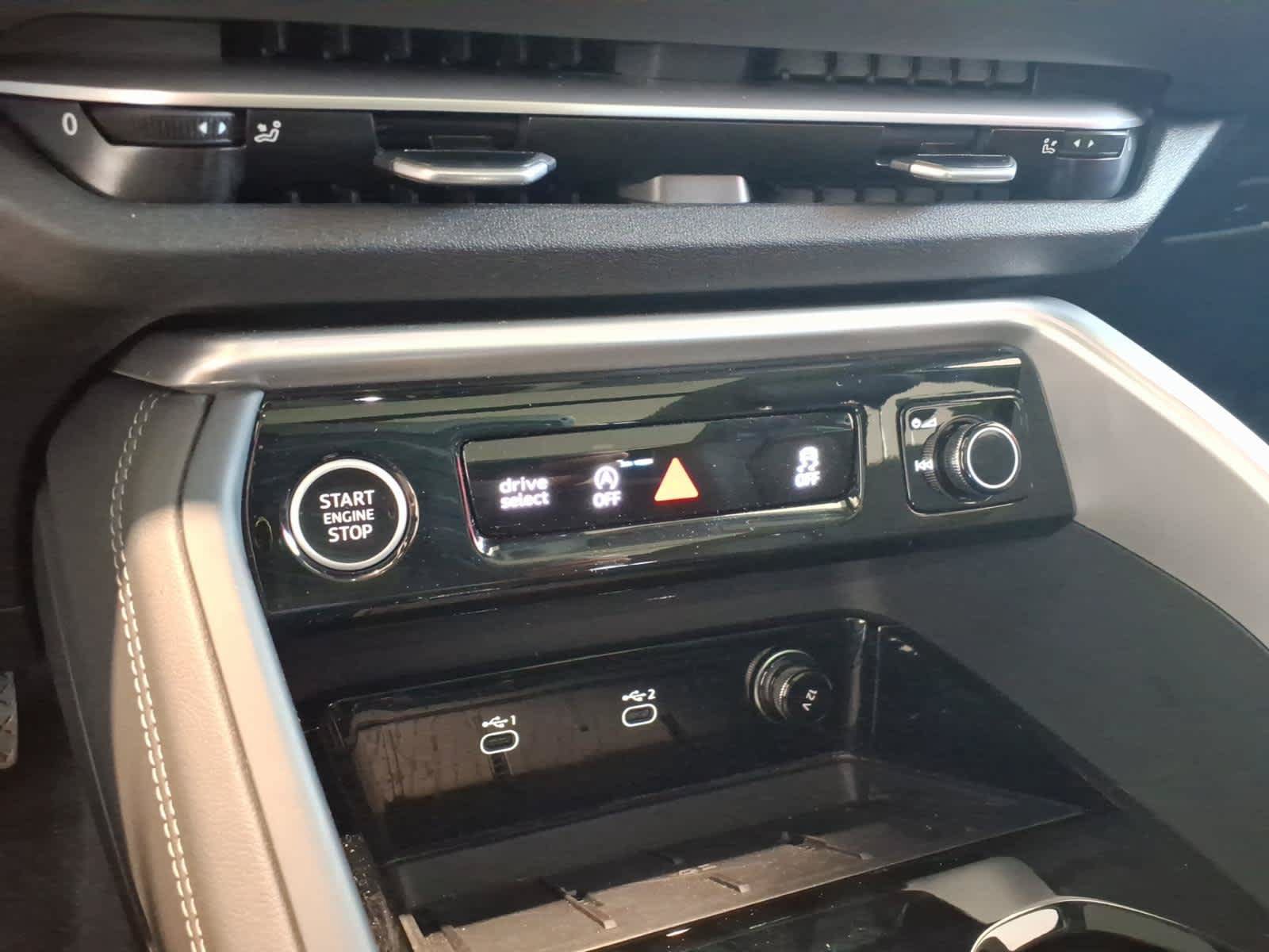 Used 2025 Audi Q5 Premium w/ Convenience Package AWD/4WD image 25