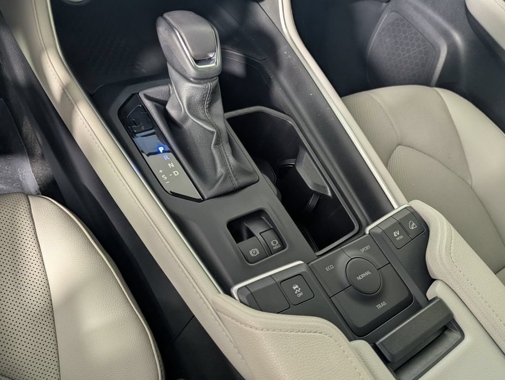 Used 2025 Toyota Grand Highlander AWD Hybrid image 23