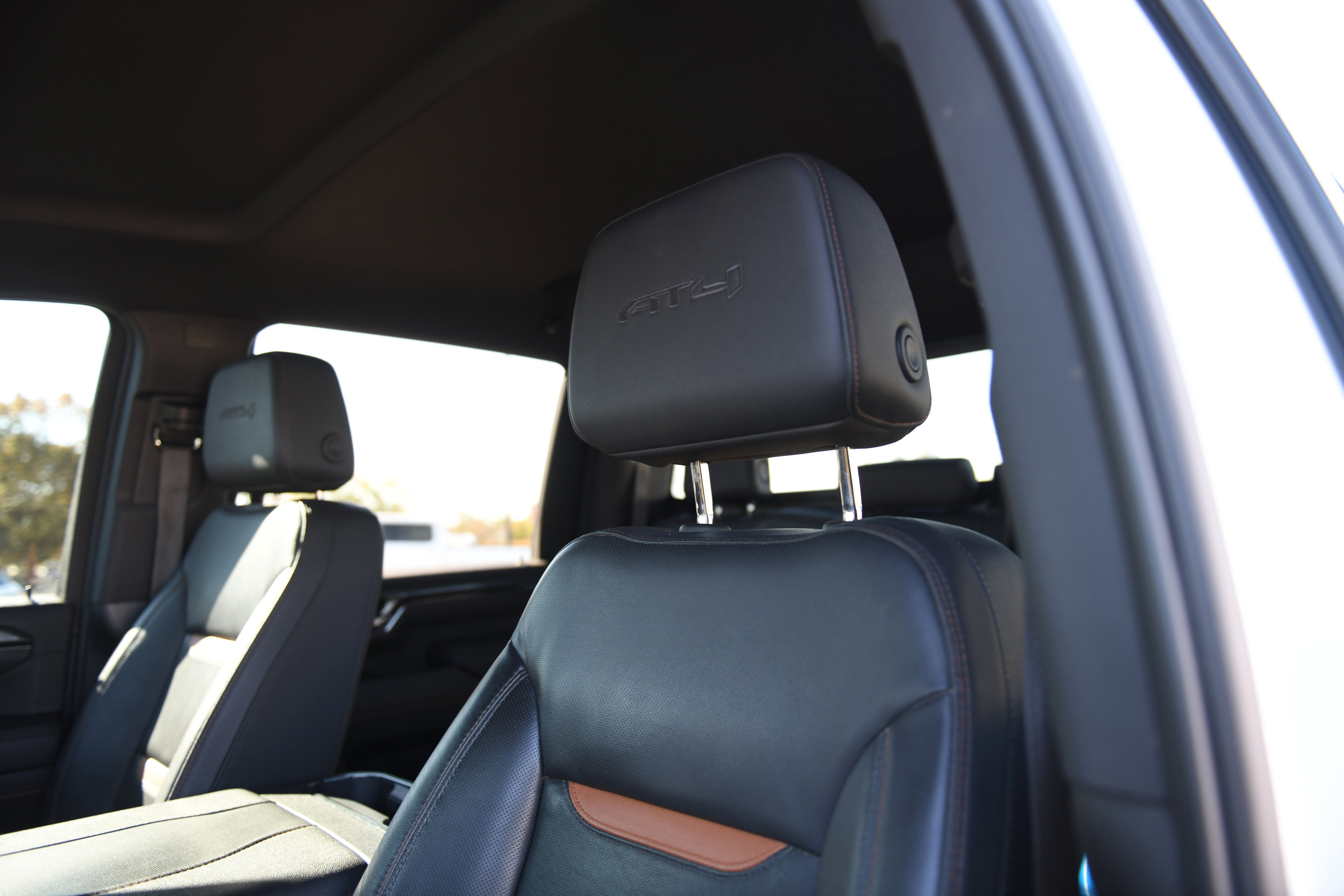 Used 2024 GMC Sierra 2500 AT4 w/ Technology Package image 26