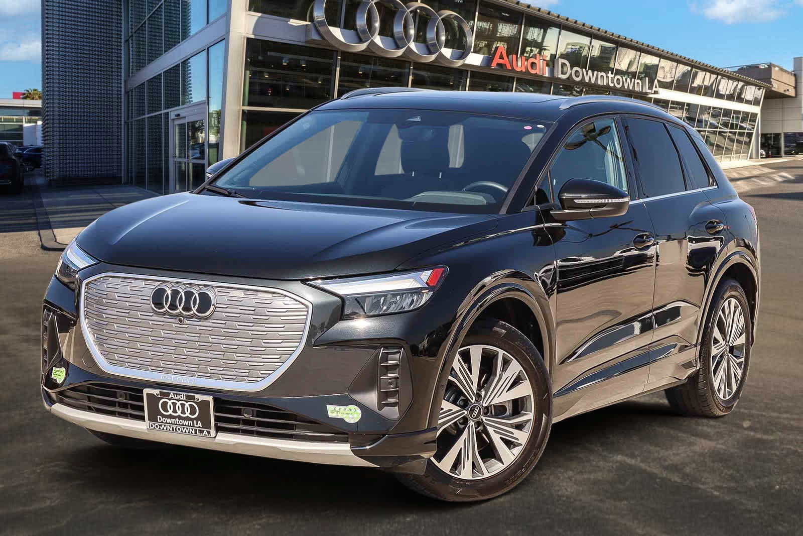 Used 2023 Audi Q4 e-tron Premium Plus w/ Premium Plus RWD image 1