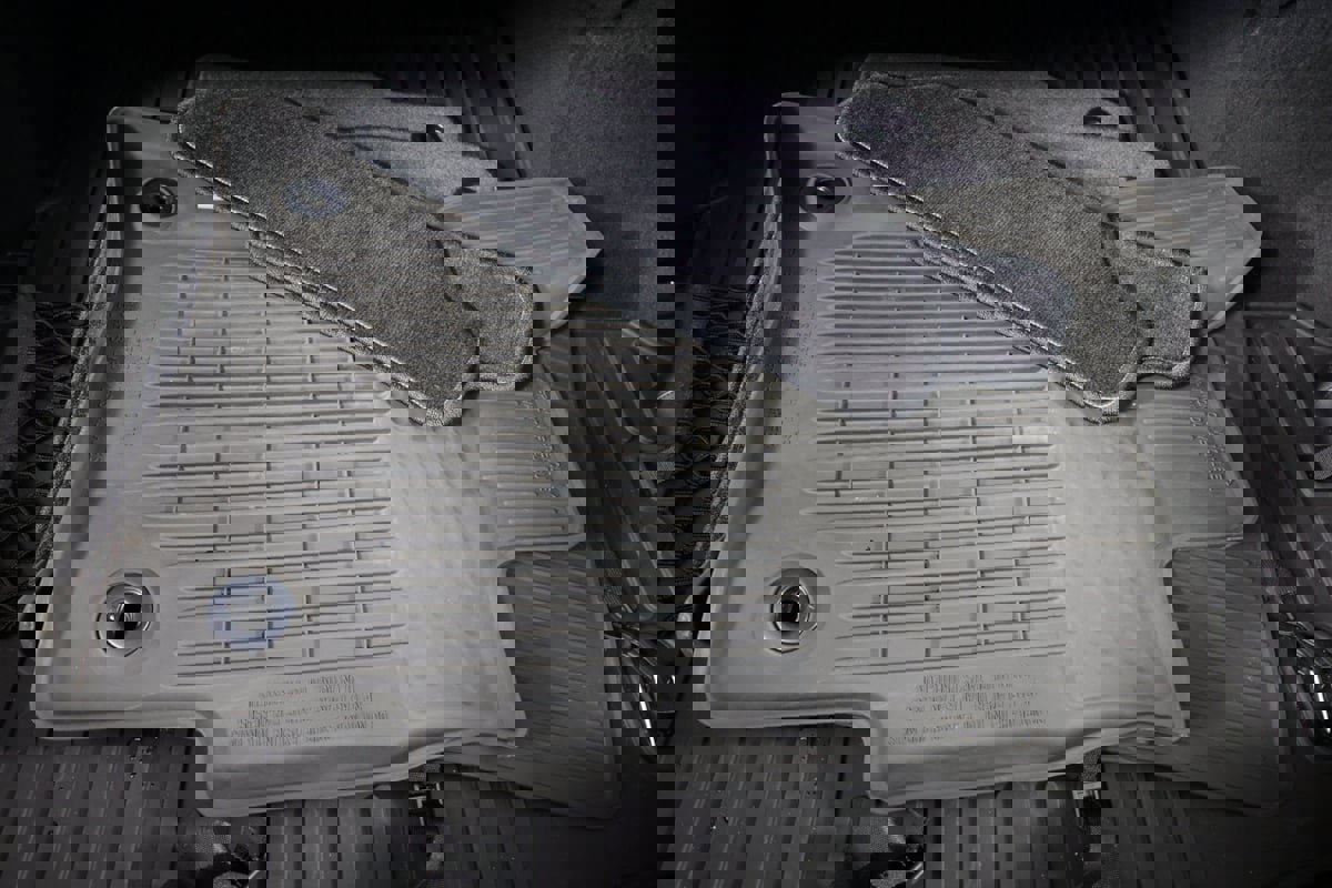 Used 2018 Lexus LC 500 Coupe w/ Performance Package RWD image 45