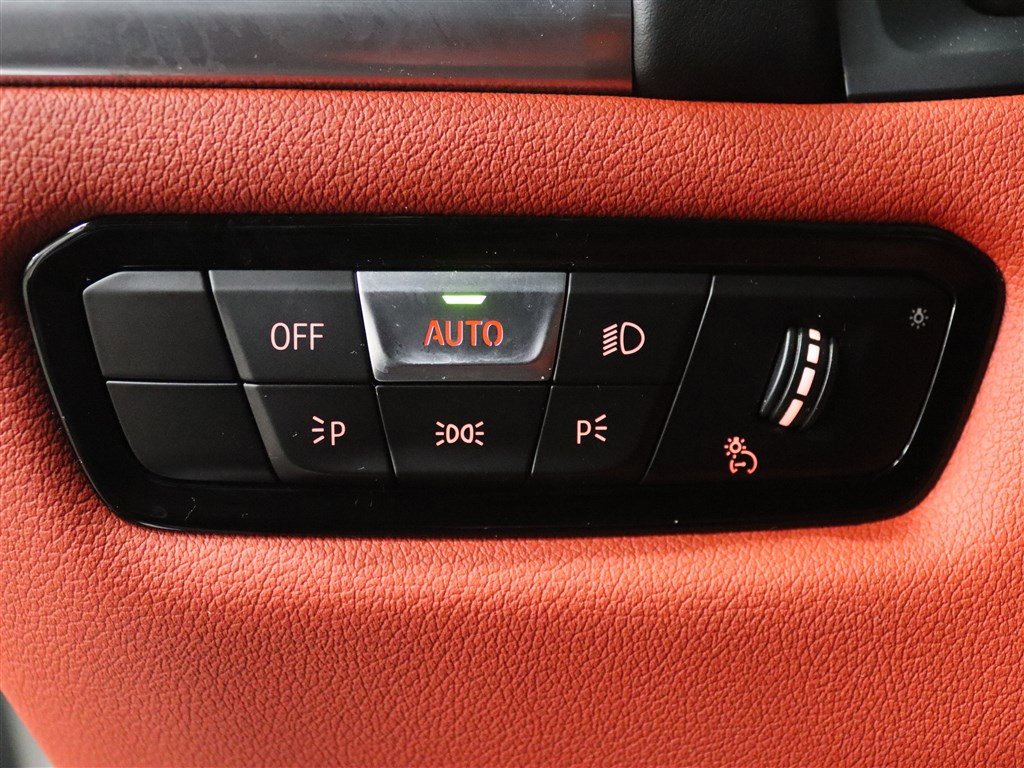 Used 2021 BMW M850i xDrive Coupe image 31