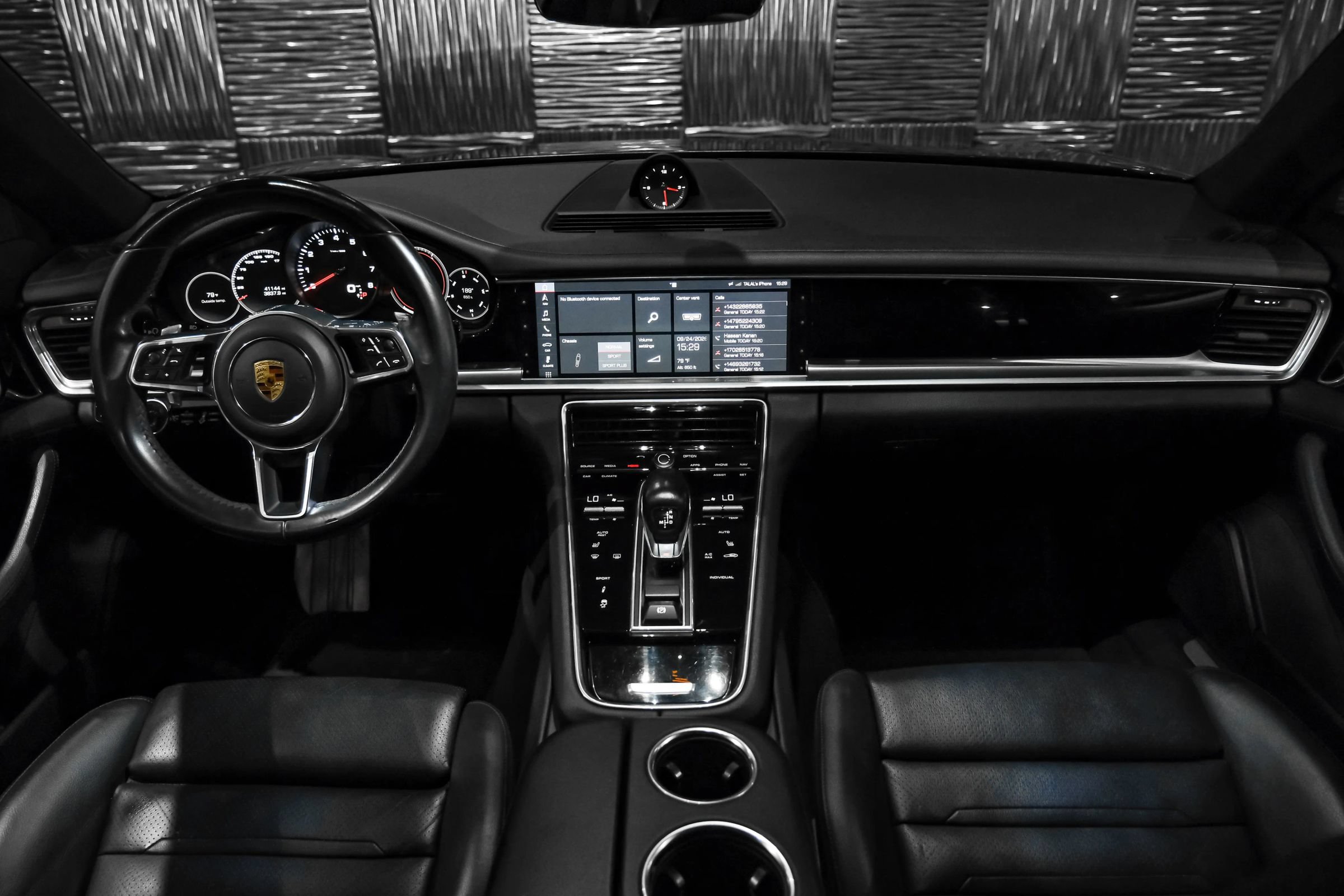 Used 2019 Porsche Panamera 4 AWD/4WD image 16